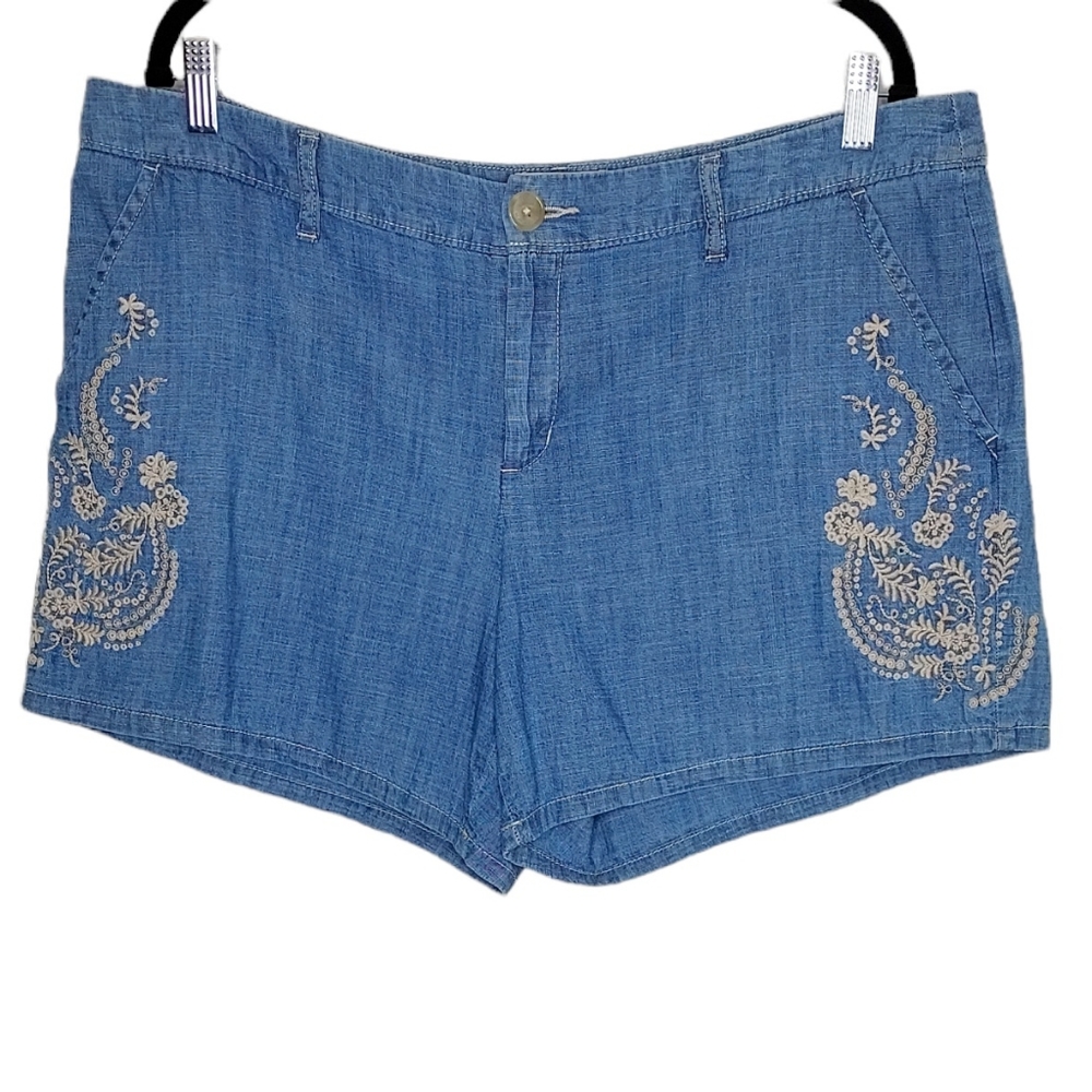 Liz Claiborne Women 14 Embroidered Floral Cottage High-rise Chambray Shorts NWOT